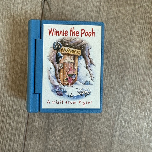 VTG Hallmark keepsake A Visit From Piglet winnie the pooh 1998 Ornament Disney - Picture 7 of 16